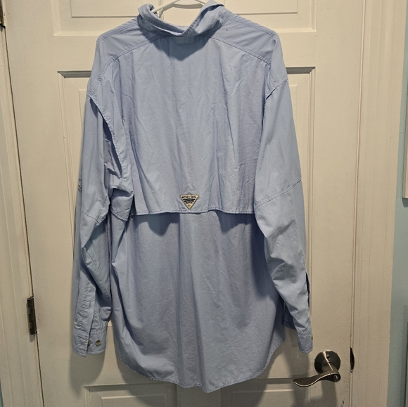 Columbia Men's Lightweight Button Up - Picture 2 of 4